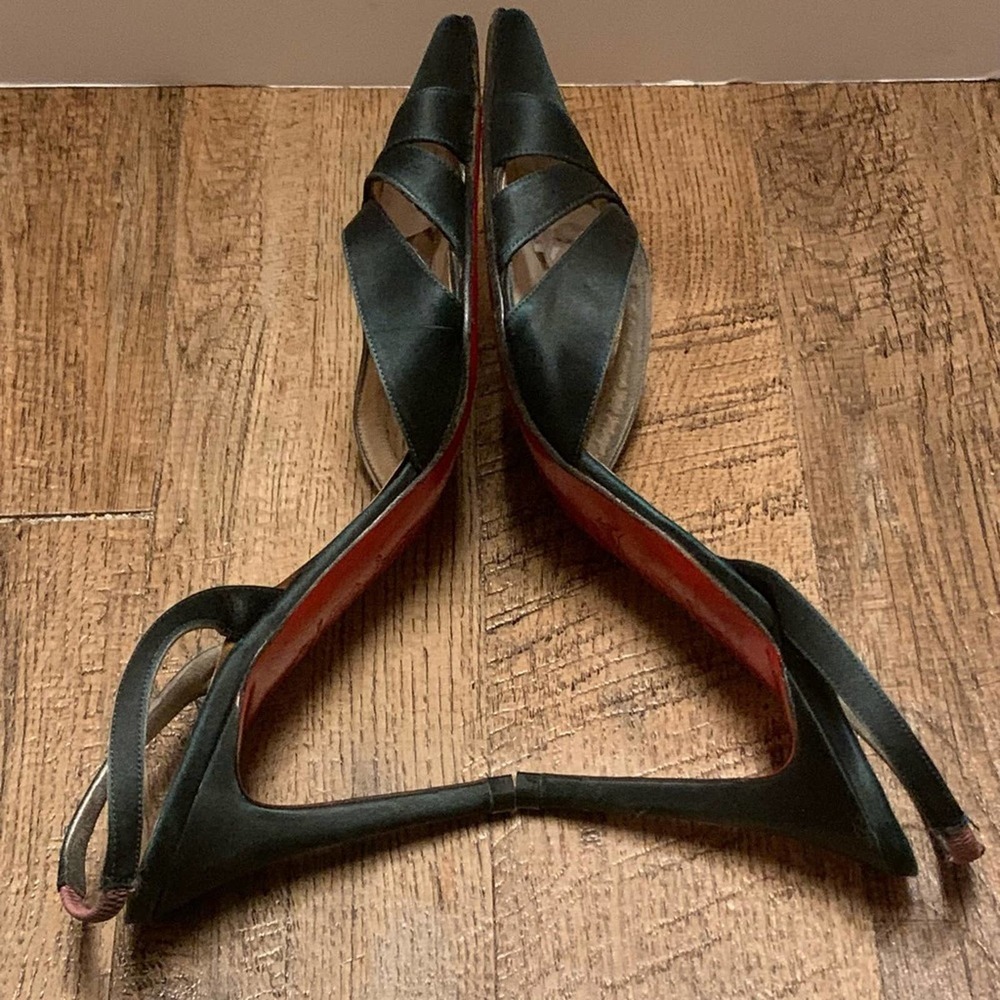 CHRISTIAN LOUBOUTIN Black CREPE SATIN  4” STILETTOS 40 1/2 - Picture 7 of 16